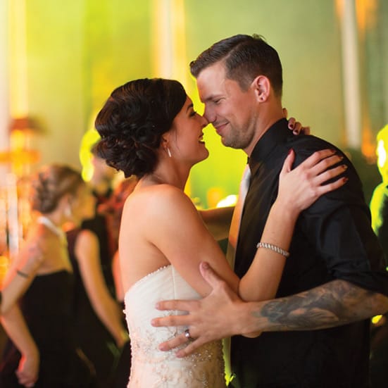 Live Music into Your Wedding Reception