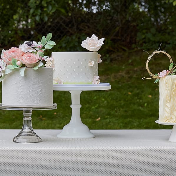 field/sandbox_mnbride_com_239elwb01_blackmesh_com/2019/image/MNB_2019SS_Cakes_TC07164 cropped.jpg
