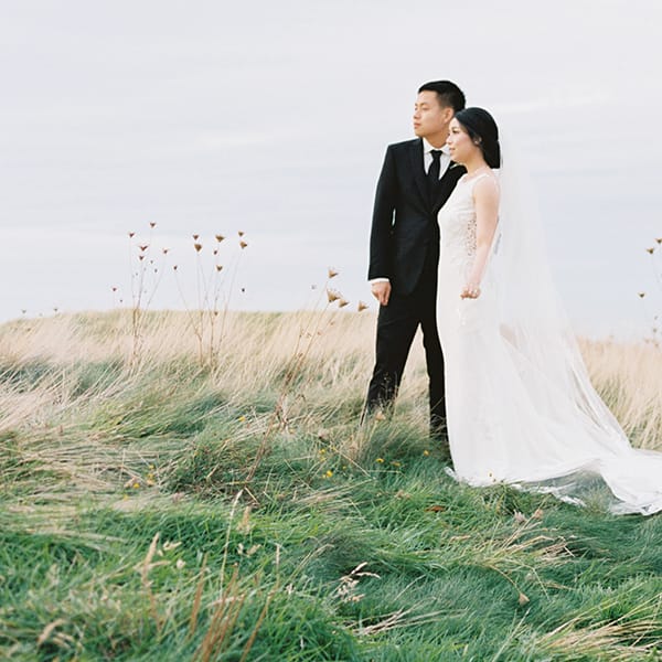 field/seattlebridemagcom239elwb01blackmeshcom/2022/image/photo_seb_fw2207.jpeg