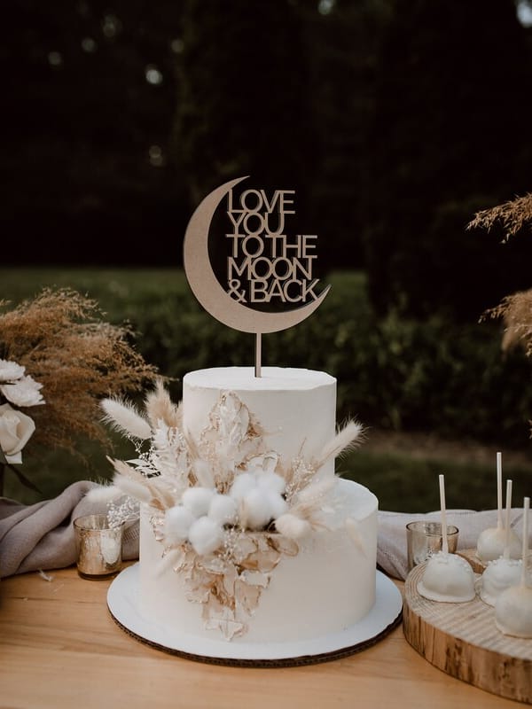 2025-04/CakeTopper2.jpg