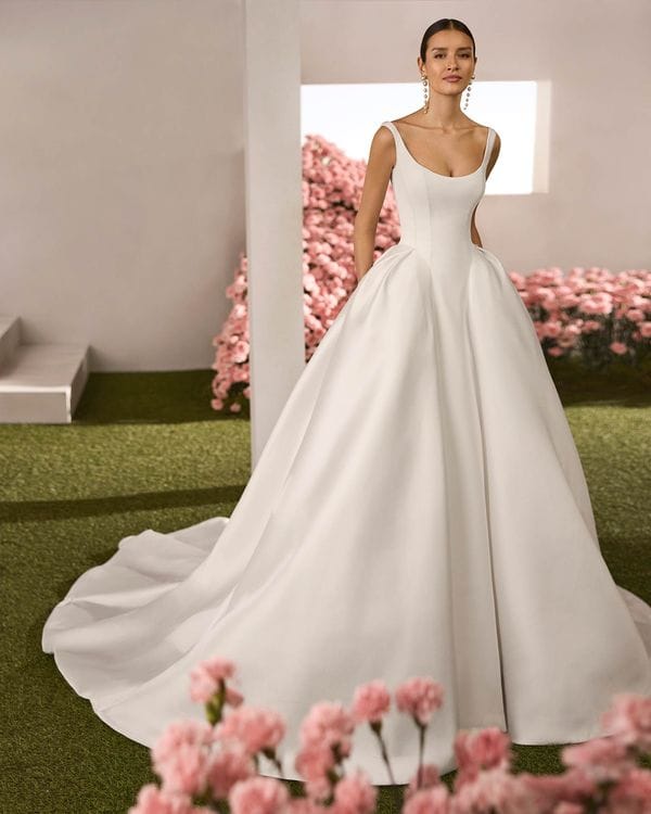2025-11/1141-romance-rosa-clara-couture-2-thumb.jpg