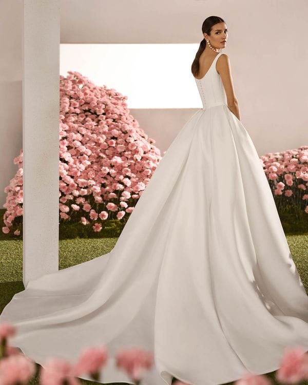 2025-11/1141-romance-rosa-clara-couture-3-thumb.jpg