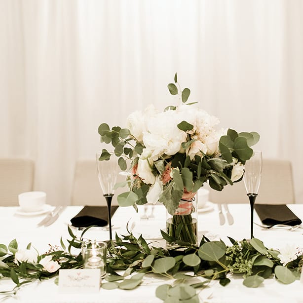 Tablescapes for the Romantic Bride | Minnesota Bride