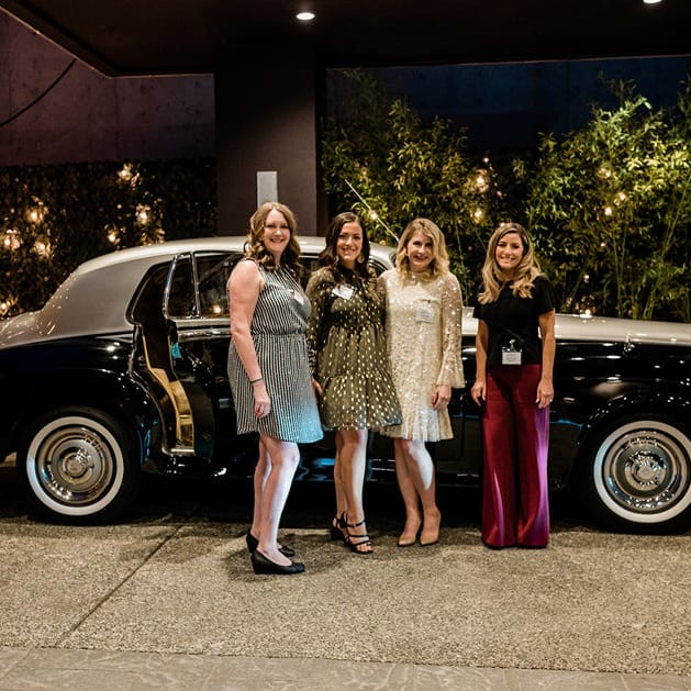 field/seattlebridemag_com_239elwb01_blackmesh_com/2022/image/2022-04-14_0133.jpg