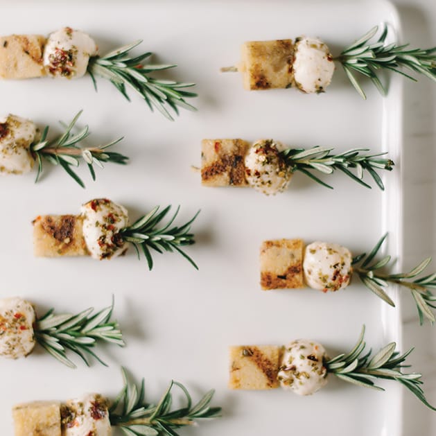 field/seattlebridemag_com_239elwb01_blackmesh_com/2022/image/catering_seb_ss2207.jpg