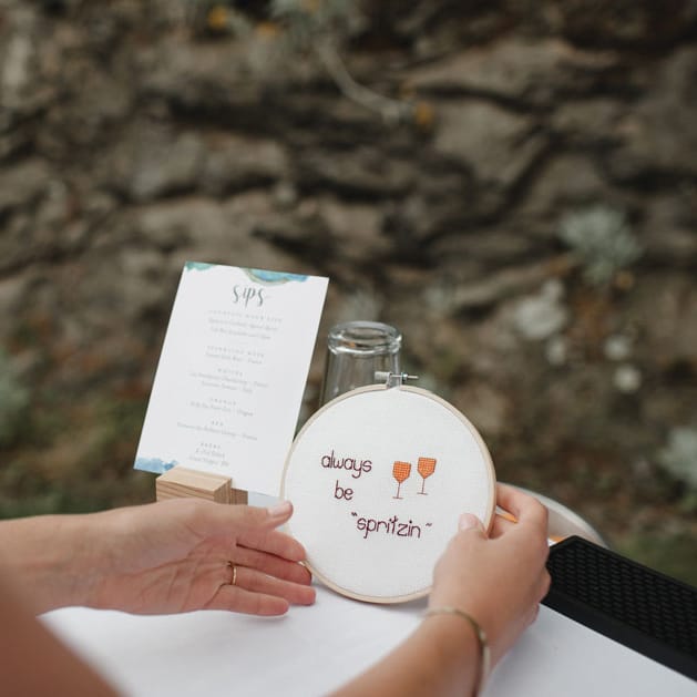 field/seattlebridemag_com_239elwb01_blackmesh_com/2019/image/NEEDLEWORK-CarinaSkrobeckiPhoto_TammyPorter418.jpg