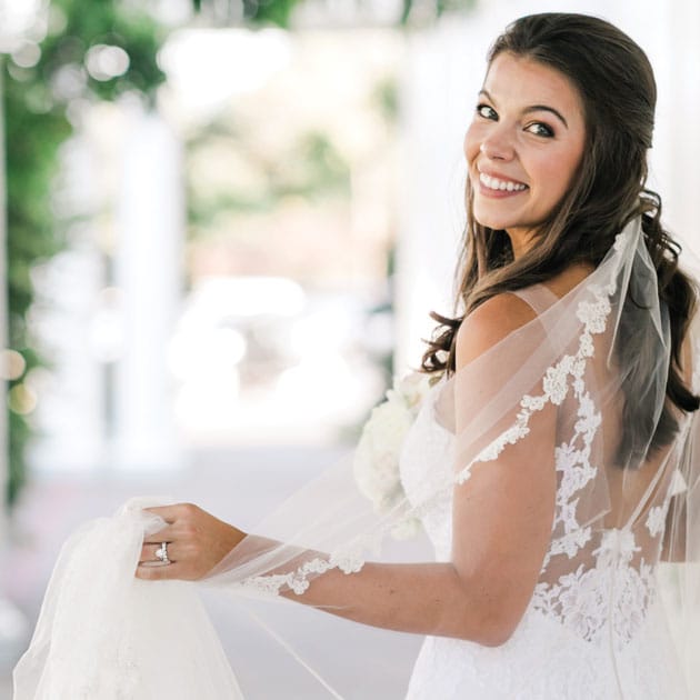 field/orbridemag_com_239elwb01_blackmesh_com/2019/image/1-Waverley-Country-Club-Wedding_Valorie-Darling-Photography-5530.jpg