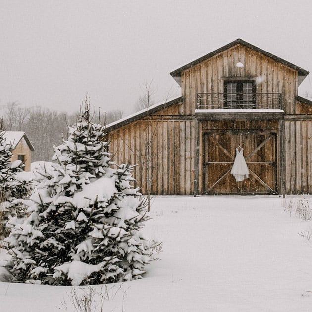Minnesota Winter Wedding at Creekside Farm