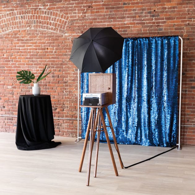 field/seattlebridemagcom239elwb01blackmeshcom/2019/image/2-EXPRESS-YOUR-SELFIE-The-SnapBar-Luxe-Booth.jpg
