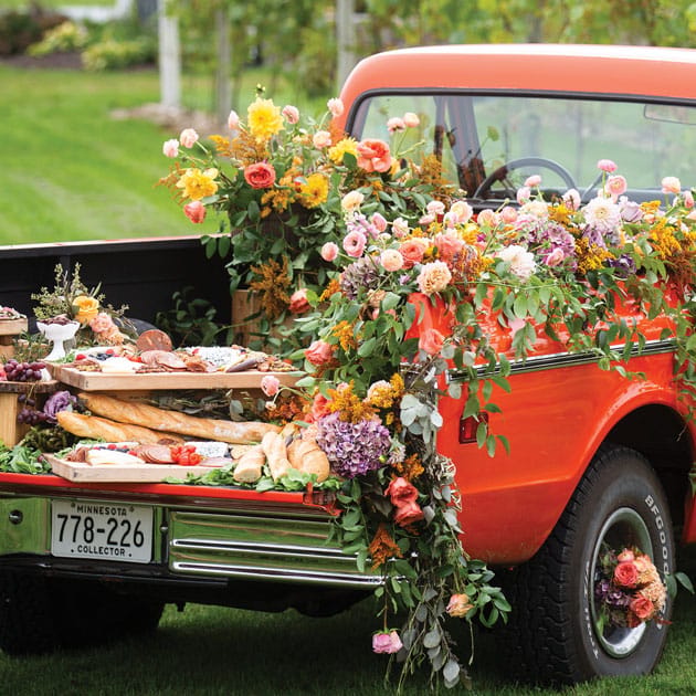 field/sandboxmnbridecom239elwb01blackmeshcom/2020/image/MNBR10705_SS20_Flowers_RN_157_DarkRoof.jpg