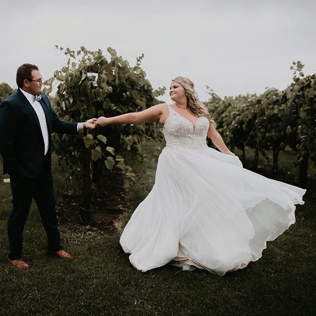 Melissa and Everett wed at Carlos Creek Winery