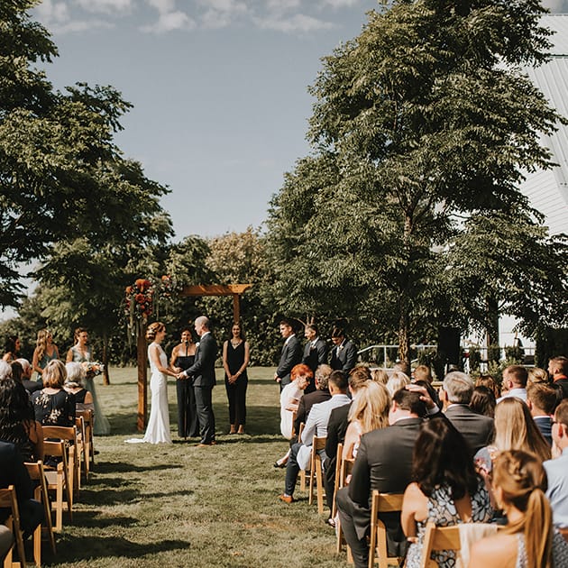 field/seattlebridemag_com_239elwb01_blackmesh_com/2021/image/Sarah_Matt_Wedding-361.jpg