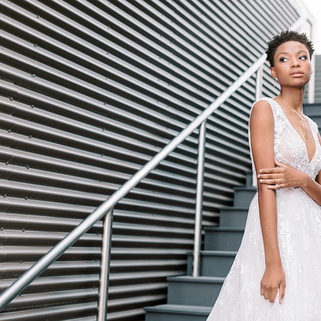 field/neweddingdaycom/2021/image/NWDFashionArchitectureShoot21-SamAremanPhoto-158806.jpg