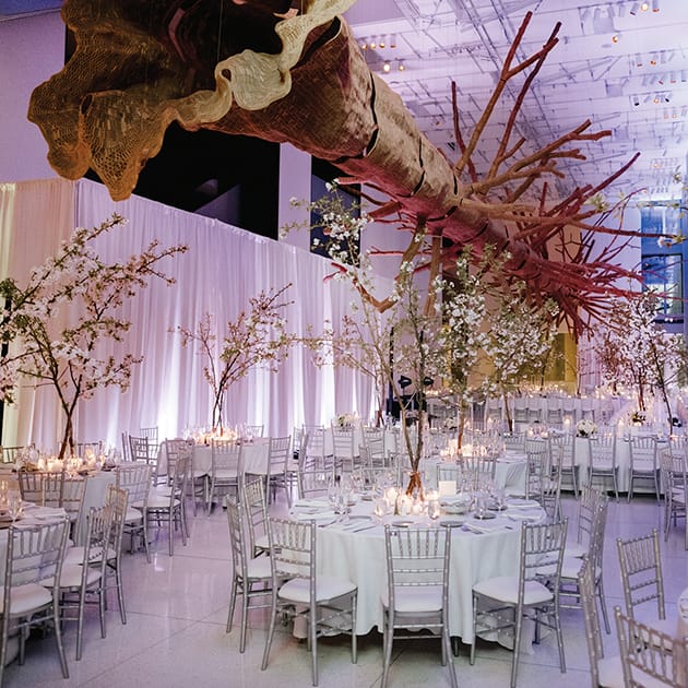 field/seattlebridemagcom239elwb01blackmeshcom/2021/image/CarinaSkrobeckiPhoto_LaurenBrent0777.jpg
