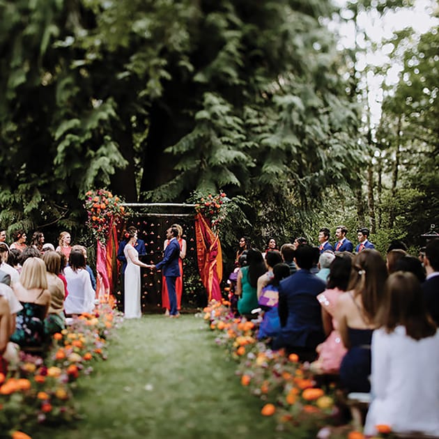 field/seattlebridemag_com_239elwb01_blackmesh_com/2021/image/IslandwoodBainbridgeWeddingPhotographer-288.jpg
