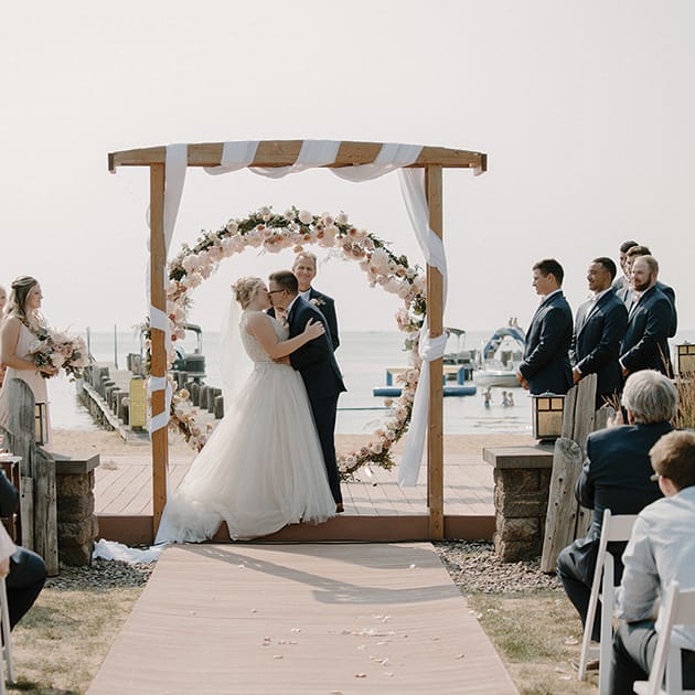 field/sandboxmnbridecom239elwb01blackmeshcom/2022/image/nweds10_MNB_22SS05.jpg