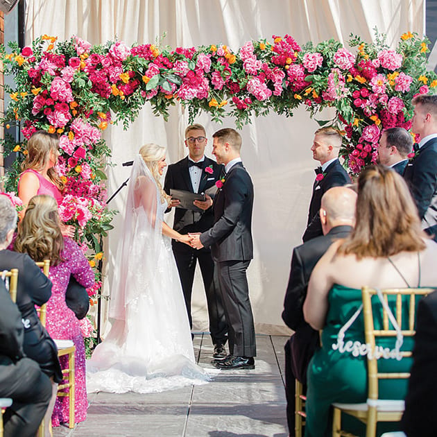 field/wibride_com_239elwb01_blackmesh_com/2022/image/newlywed2_WIB_fw2207.jpg