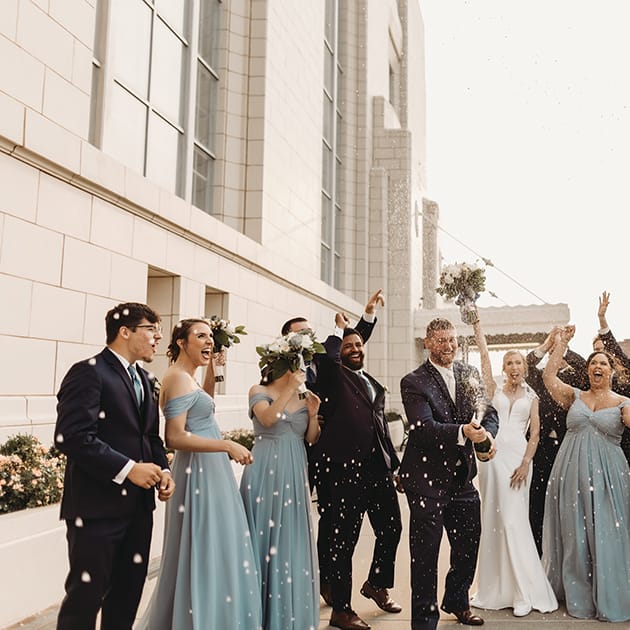 field/neweddingdaycom/2022/image/rw_nwd_fw2207.jpg
