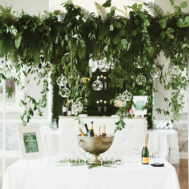 field/sandbox_mnbride_com_239elwb01_blackmesh_com/2023/image/catering1__MNB_SS2301.jpg