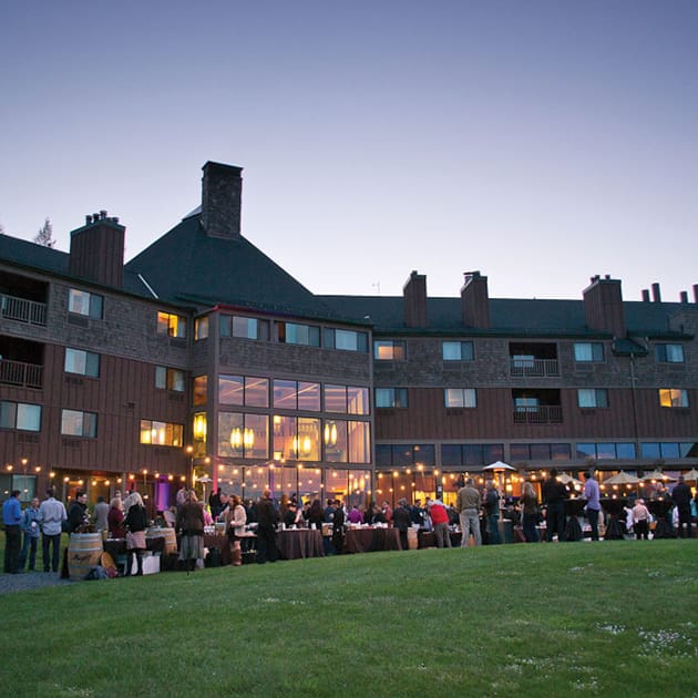 field/orbridemagcom239elwb01blackmeshcom/image/Skamania-Lodge_Meeting_Outdoor-Event.jpg
