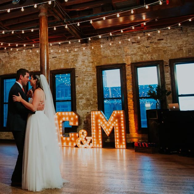 field/wibridecom239elwb01blackmeshcom/2018/image/annapagephoto_carolyn+matt732_WEB.jpg