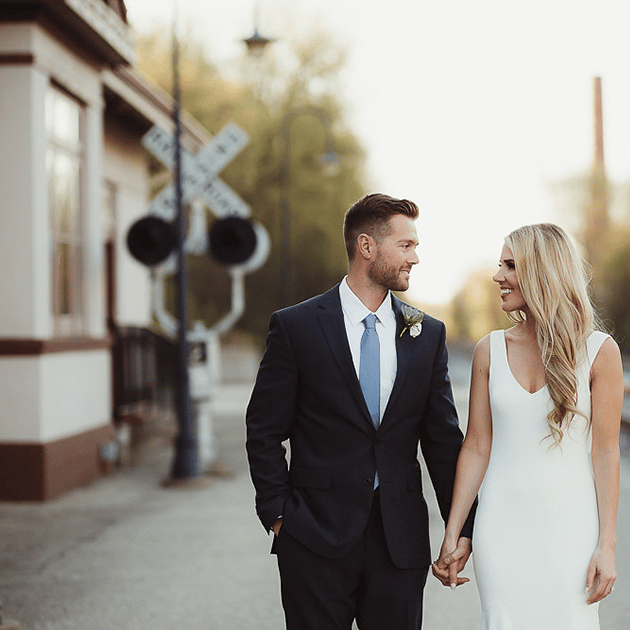 field/wibride_com_239elwb01_blackmesh_com/2018/image/errinhiltbrandphotography-elevateevents-kaylaandmatt(1616of1763) cropped.png