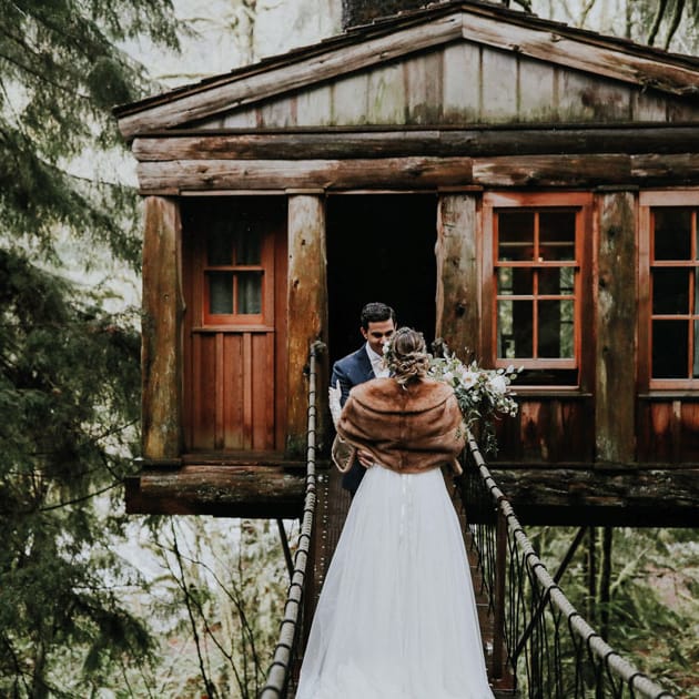 field/seattlebridemagcom239elwb01blackmeshcom/2019/image/70b.jpg