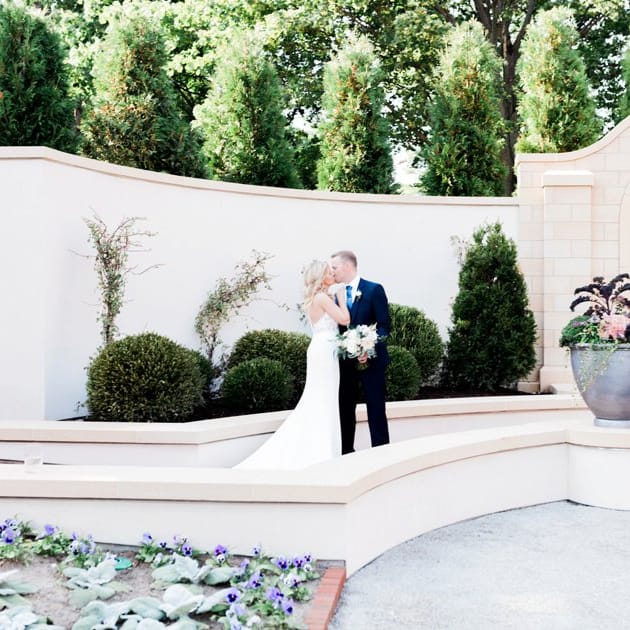 English Garden Love Affair at The Paine Art Center and Gardens | Wisconsin Bride