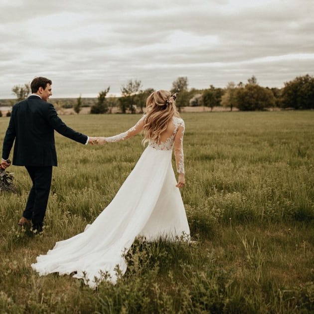 Summer Wedding at Maple Ridge Farm in Minnesota
