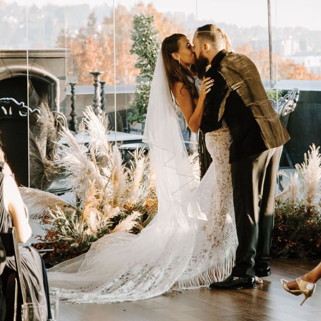field/seattlebridemagcom239elwb01blackmeshcom/2019/image/1-8-0A4A0198.jpg