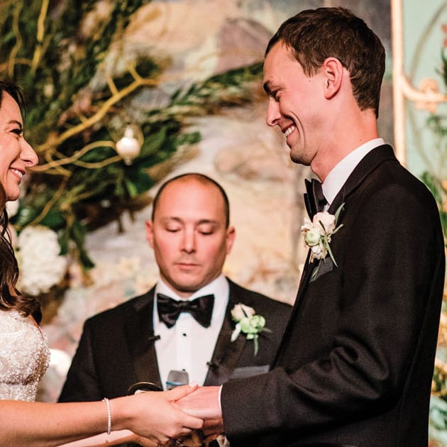 field/seattlebridemag_com_239elwb01_blackmesh_com/2019/image/1-emiale_alante_0J9A3326.jpg
