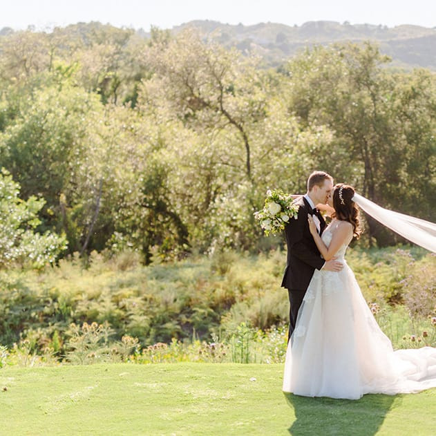 Kelly and Brett, photo by Mike Arick Photography