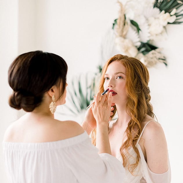 field/orbridemag_com_239elwb01_blackmesh_com/2021/image/Olivia Hawthorne.jpg