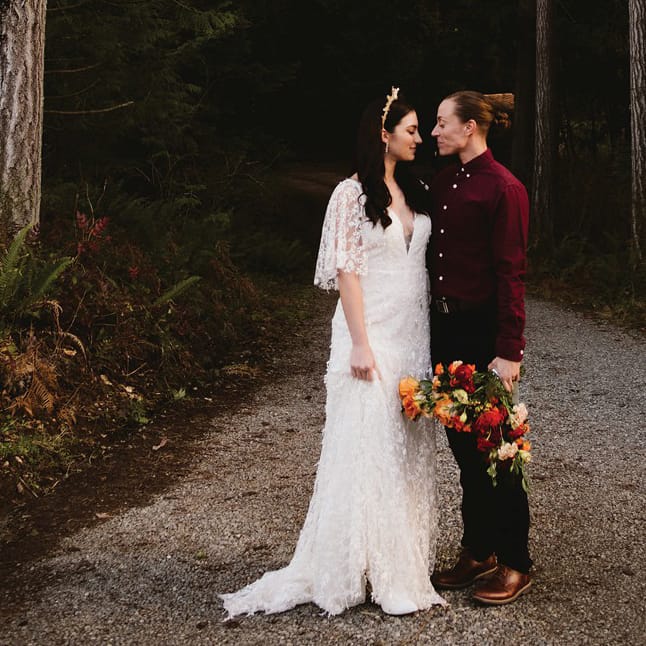 field/seattlebridemagcom239elwb01blackmeshcom/2021/image/1.jpg