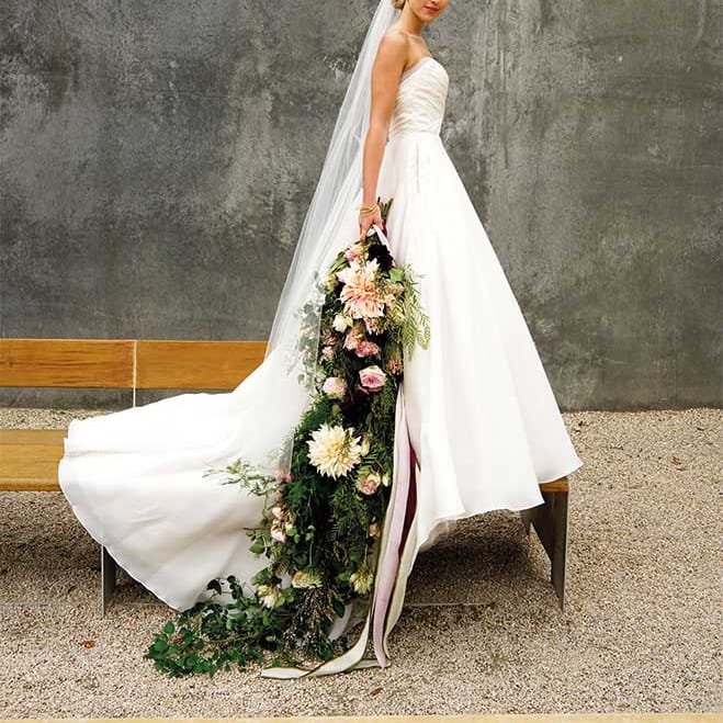 field/seattlebridemagcom239elwb01blackmeshcom/image/37_0.jpg