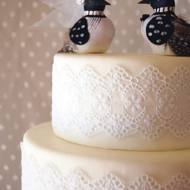 field/sandboxmnbridecom239elwb01blackmeshcom/image/Loon-Wedding-Cake-Topper-by-Becky-Kazana_0.jpg