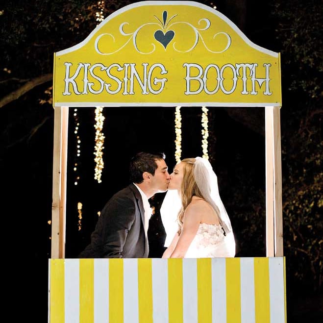 field/image/nextexitphotographykiss.jpg