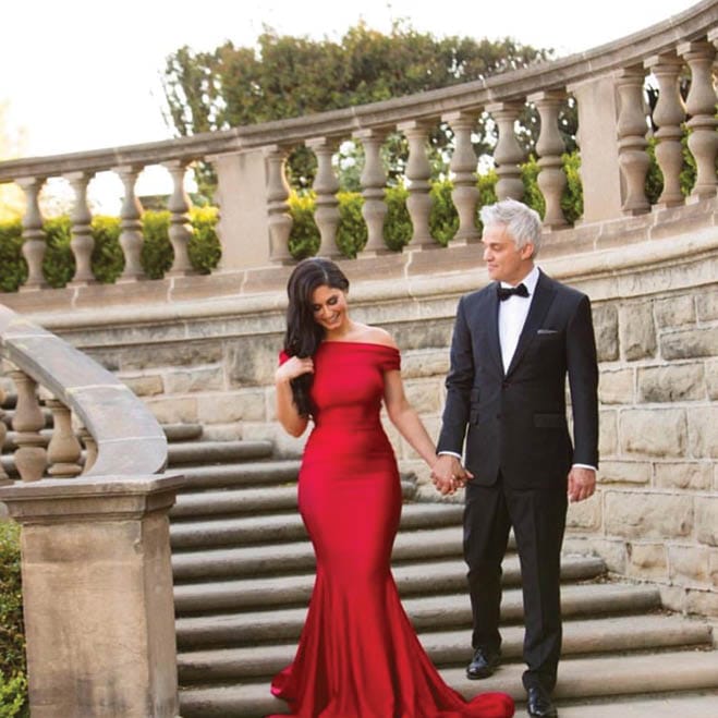 field/sandboxmnbridecom239elwb01blackmeshcom/2018/image/RedDressOnStairs_0.jpg
