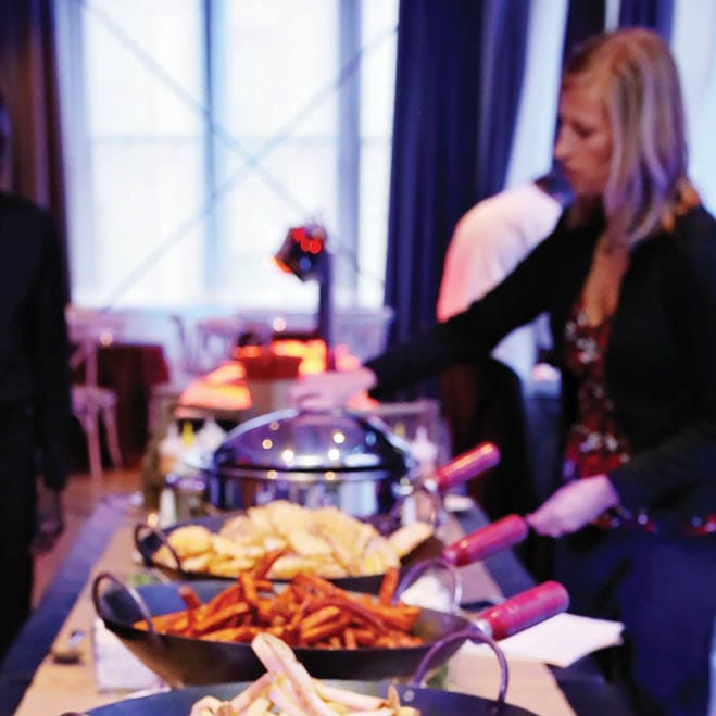 field/sandboxmnbridecom239elwb01blackmeshcom/2018/image/Studio Laguna Photography_Fries and Poutine.jpg