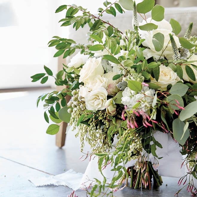 field/sandboxmnbridecom239elwb01blackmeshcom/2018/image/MNBR8851_MNB FW18FlowerFeature_TC_03422.jpg
