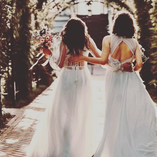 field/seattlebridemag_com_239elwb01_blackmesh_com/2022/image/2022-10-09_0052.jpg
