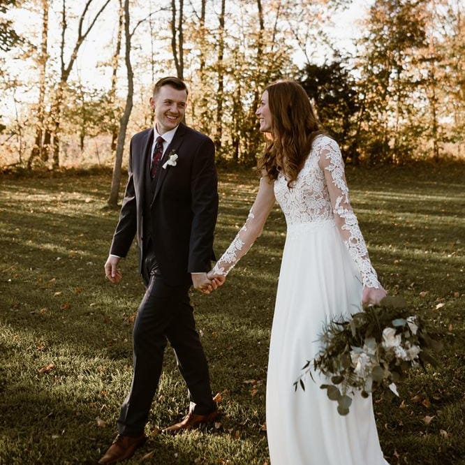 field/sandboxmnbridecom239elwb01blackmeshcom/2020/image/MeganMatthew.jpg