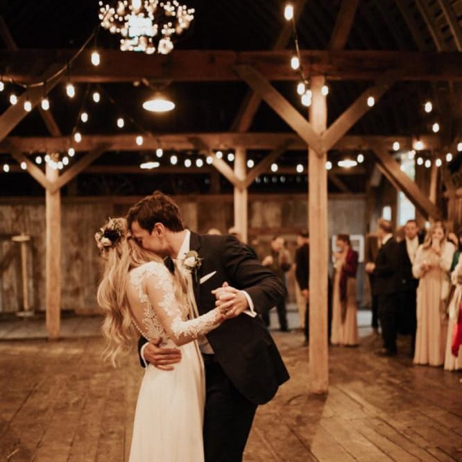 First Dance at Maple Ridge Farm in Minnesota