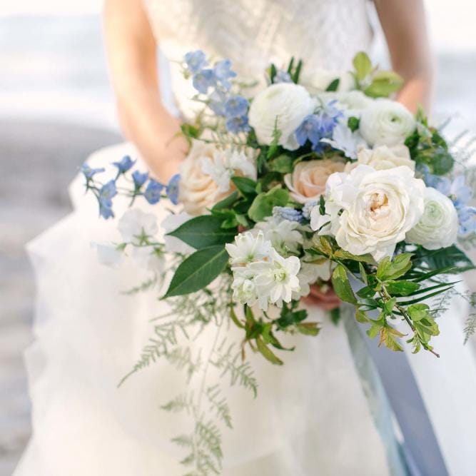 field/wibridecom239elwb01blackmeshcom/2021/image/milwaukee-community-sailing-center-wisconsin-experienced-wedding-florist-milwaukee-flower-co.jpg