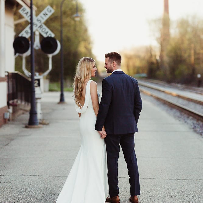 field/wibridecom239elwb01blackmeshcom/2018/image/errinhiltbrandphotography-elevateevents-kaylaandmatt(1590of1763).JPG