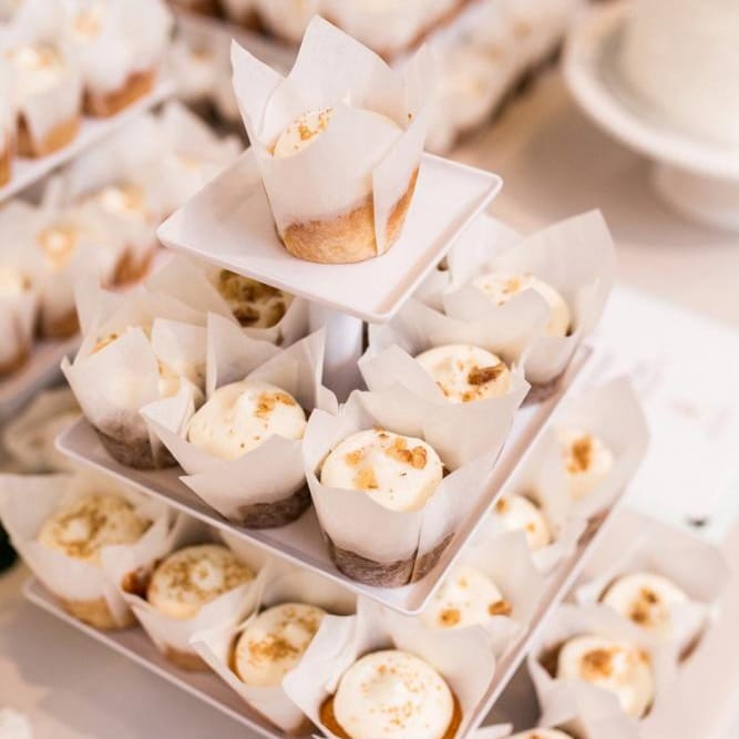 English Garden Love Affair at The Paine Art Center and Gardens | Wisconsin Bride