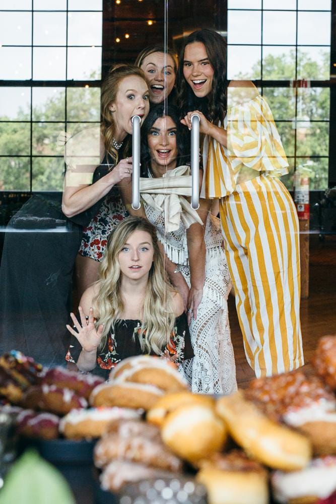 field/sandboxmnbridecom239elwb01blackmeshcom/2019/image/chowgirls1913.jpg