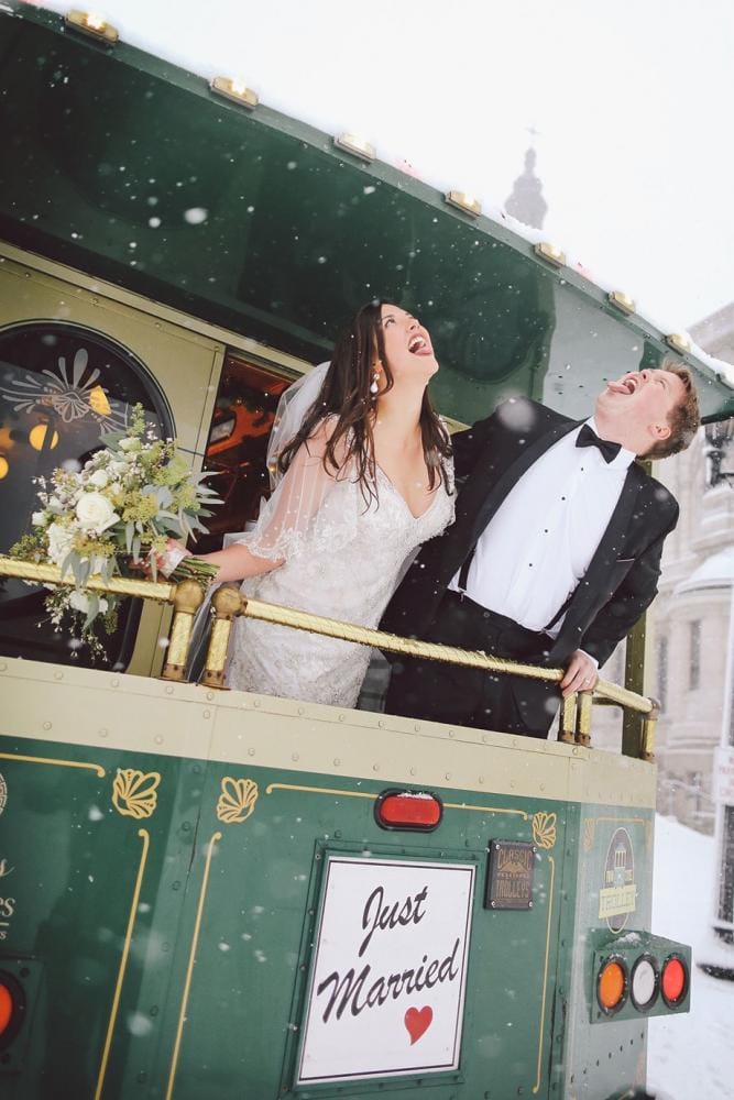 field/sandboxmnbridecom239elwb01blackmeshcom/2022/image/reneeslimousinesmnb2104.jpg