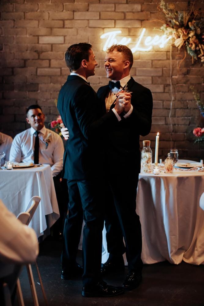 field/seattlebridemagcom239elwb01blackmeshcom/2022/image/orionsebfv2214.jpg