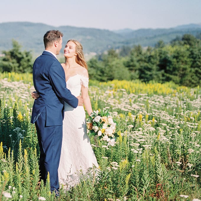 field/orbridemag_com_239elwb01_blackmesh_com/2022/image/photo_org_fw2208.jpg
